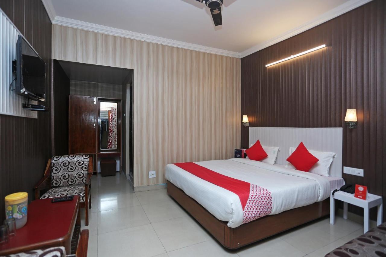 מוסורי Oyo 8714 Hotel Amar מראה חיצוני תמונה