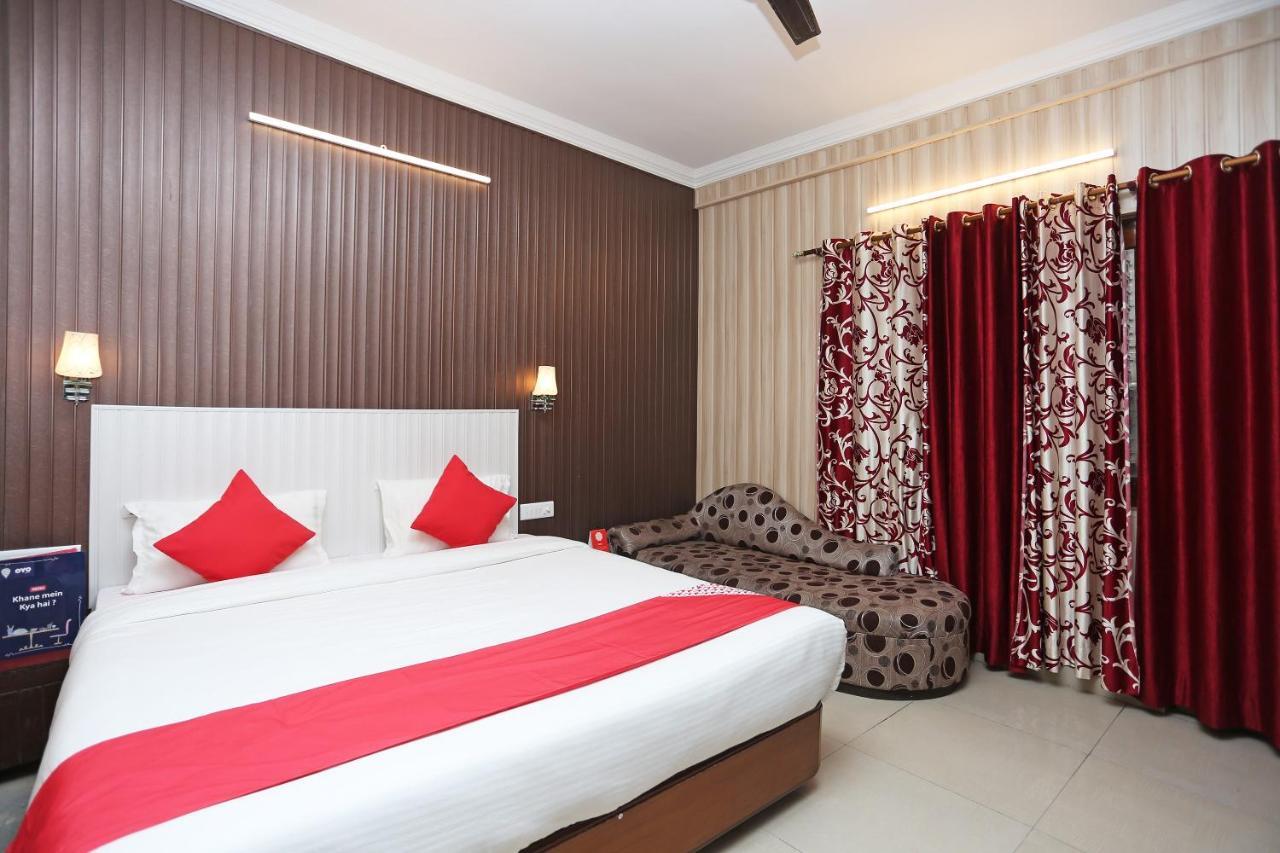 מוסורי Oyo 8714 Hotel Amar מראה חיצוני תמונה