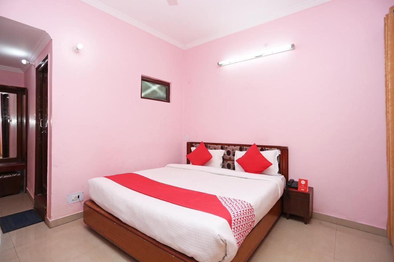 מוסורי Oyo 8714 Hotel Amar מראה חיצוני תמונה